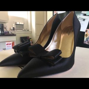 Black kate spade pumps